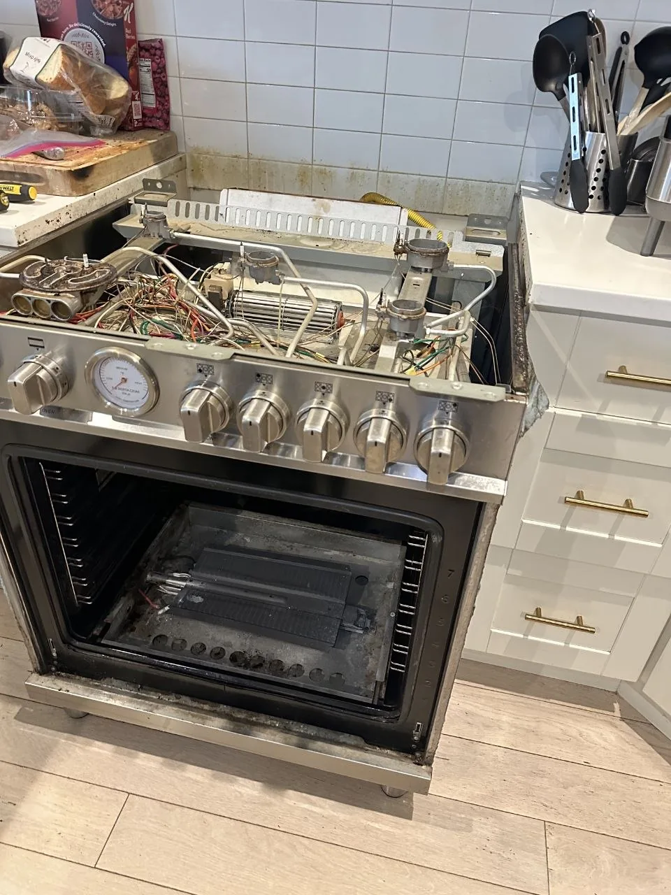 KLIA NY oven range service work